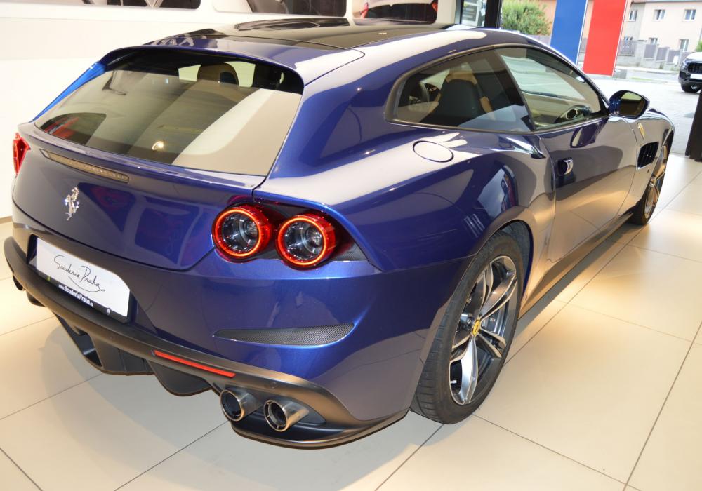  Ferrari  GTC4LUSSO  Scuderia Praha